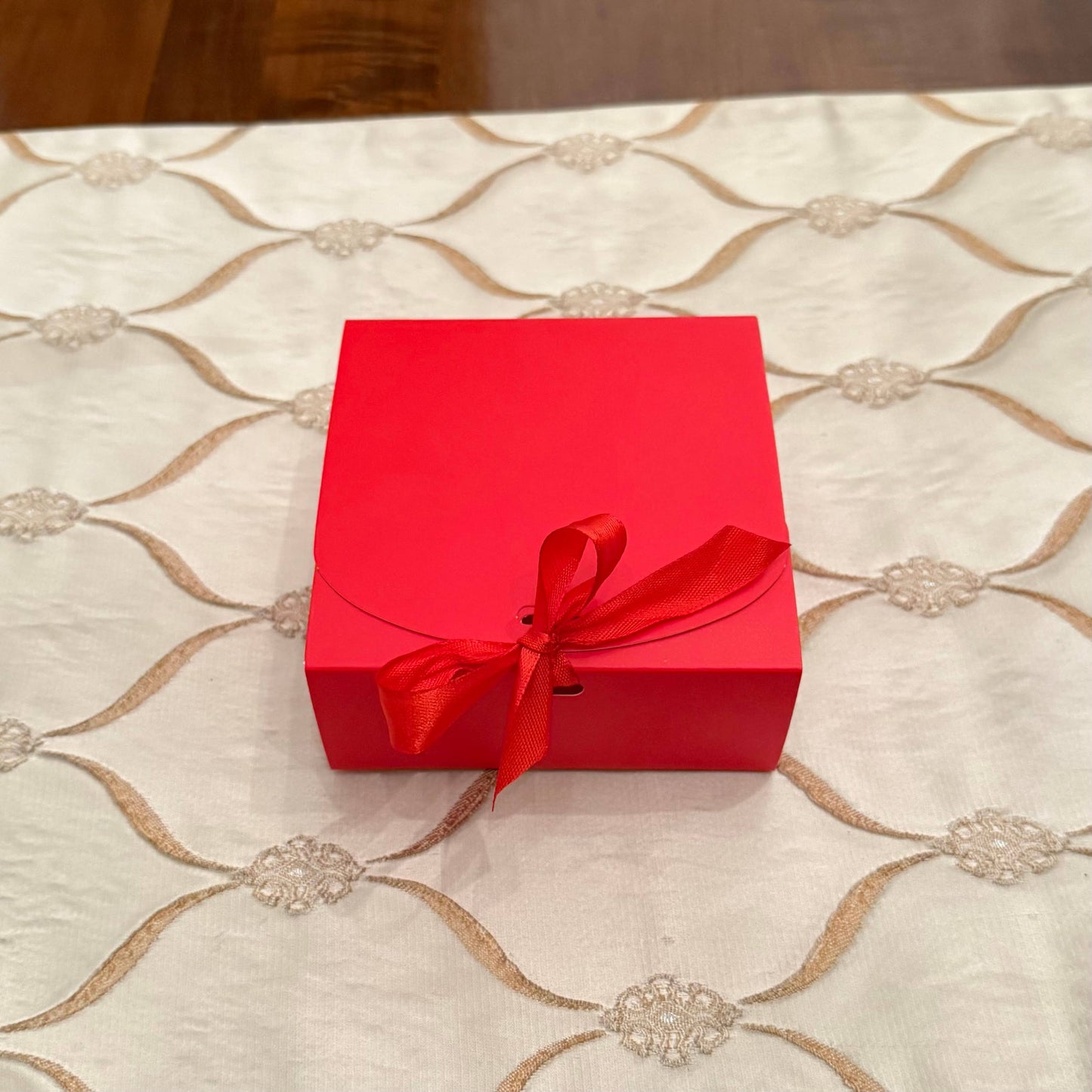 24pcs, 5 colors 3 sizes square paper gift box w/ ribbon