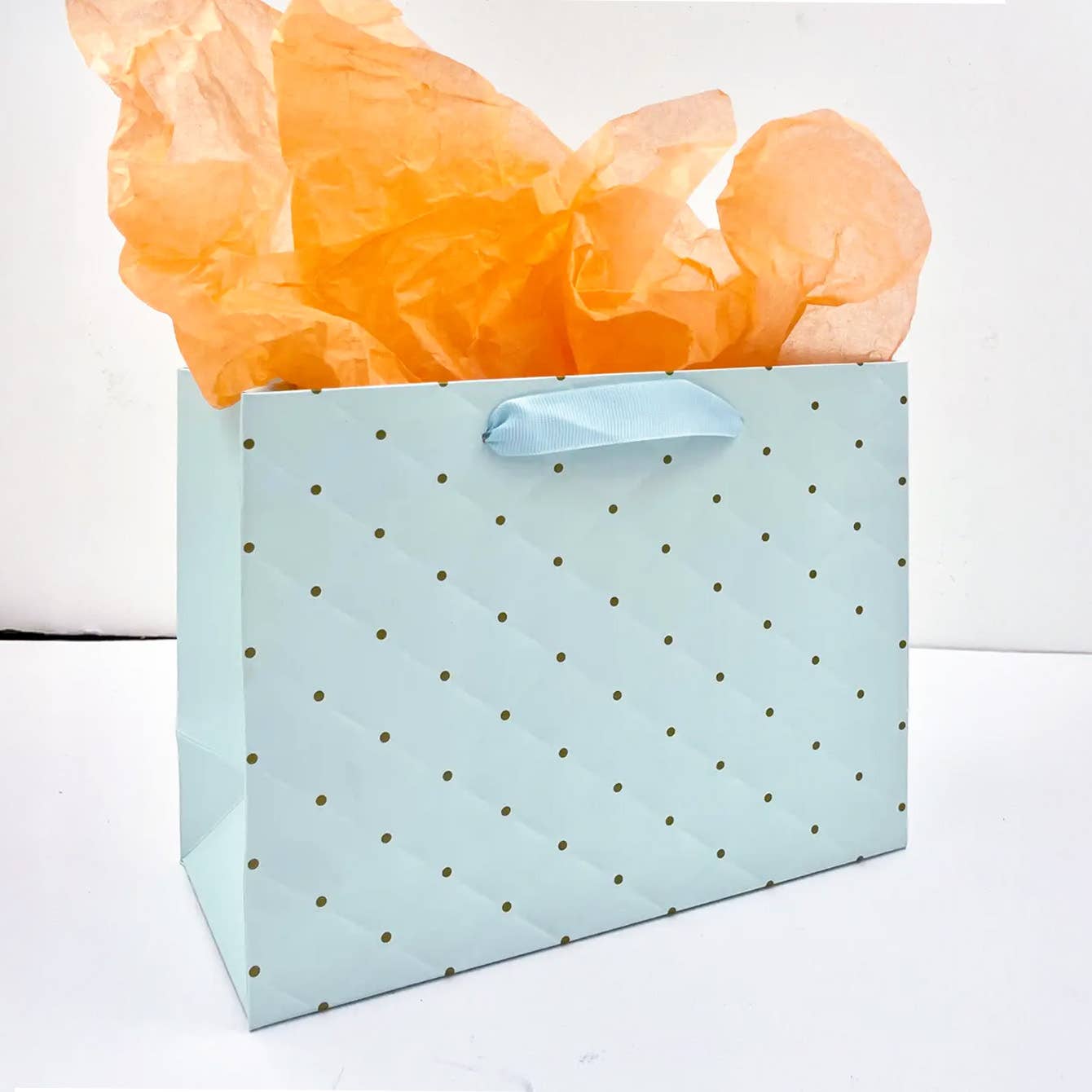 Tiffany Blue Dot Wavy Surface gift bag w/ tissue