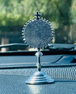 Monstrance Dashboard Statuette 2.5″ chrome  