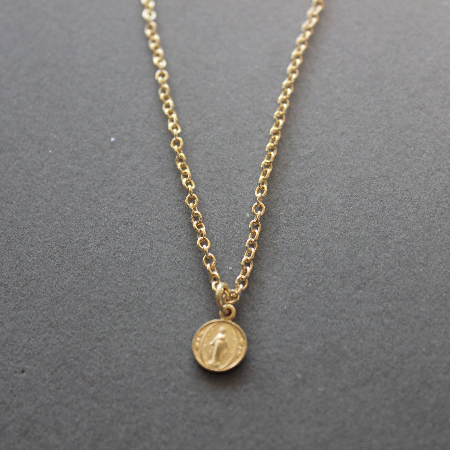N0216 16" Mary Medal