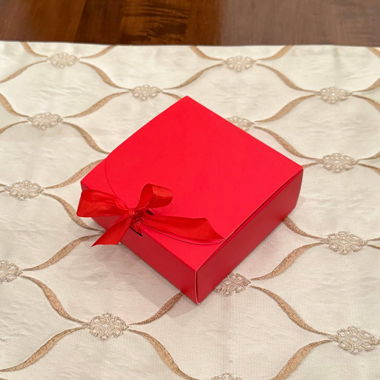 24pcs, 5 colors 3 sizes square paper gift box w/ ribbon