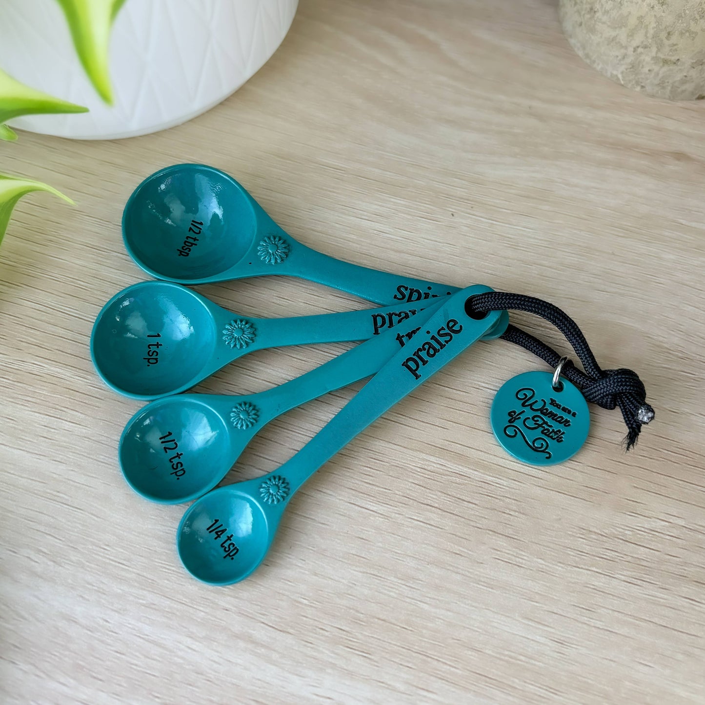 Woman of Faith Measuring Spoons
