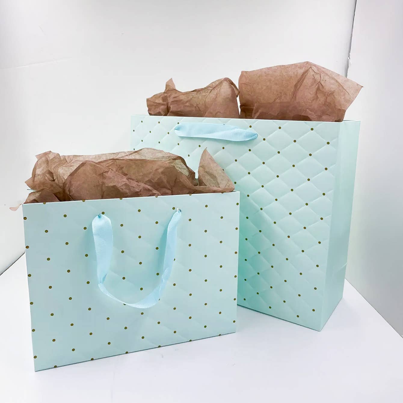 Tiffany Blue Dot Wavy Surface gift bag w/ tissue