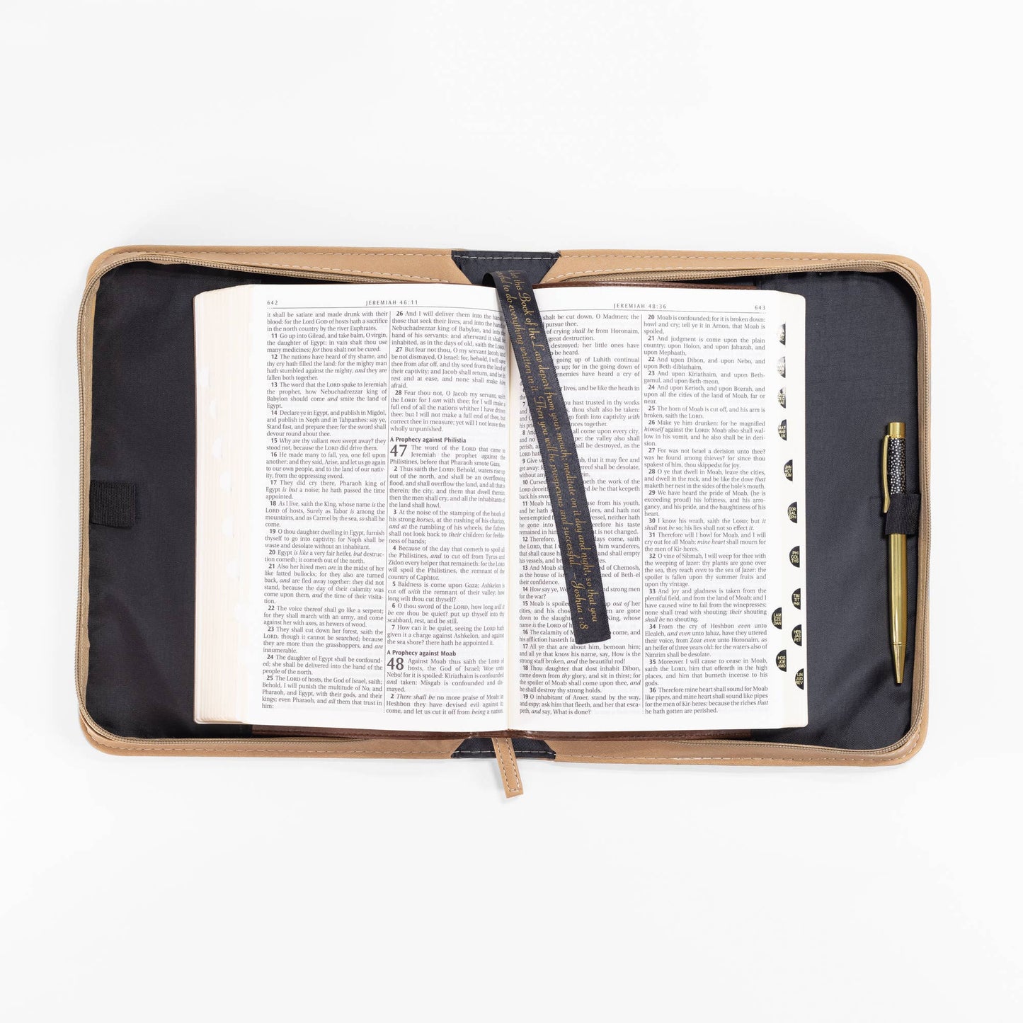 Divine Details: Bible Cover - Brown Cross Hope in the Lord