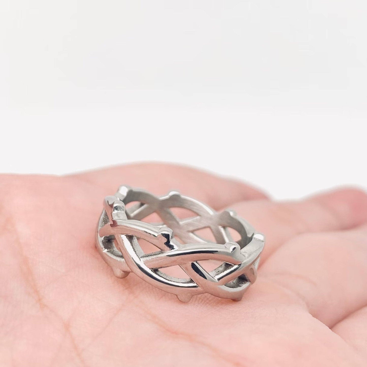 Thorn-shaped Ring
