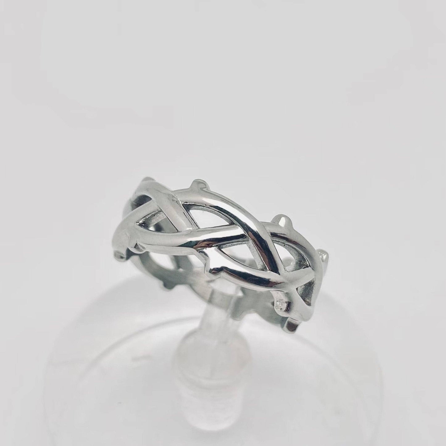 Thorn-shaped Ring