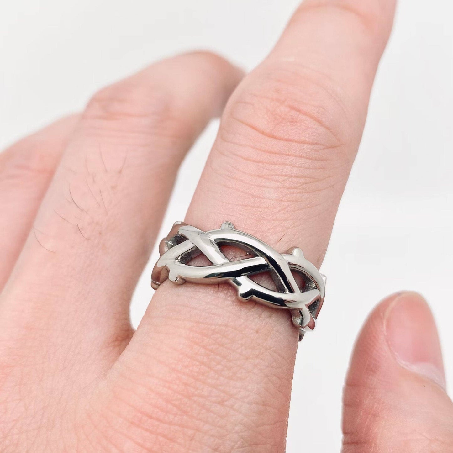 Thorn-shaped Ring